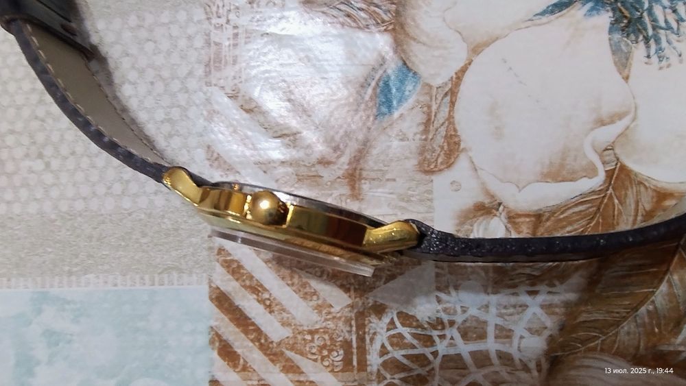 Продам часы  Луч