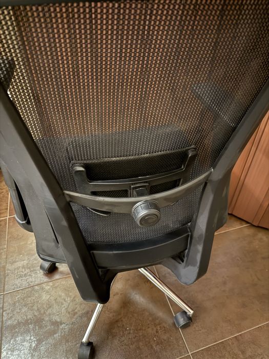 Ергономичен офис стол