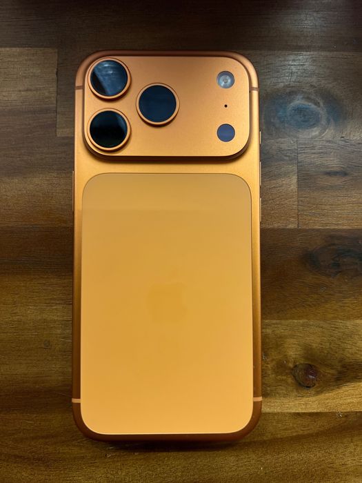 Продавам iPhone 17 Pro (256GB) - Отлично сьстояние