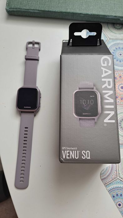 часовник Garmin VENU SQ