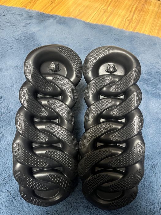 Versace Chain reaction