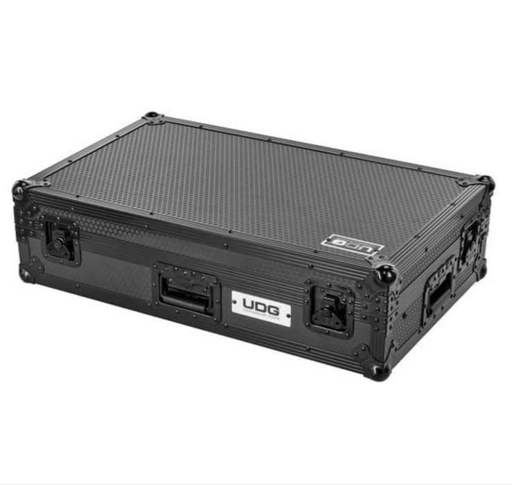 Vând Pioneer DDJ-REV5 + Case UDG – stare foarte bună