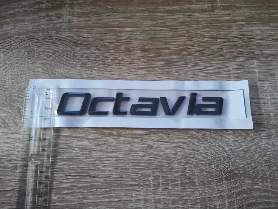 Skoda Octavia черен надпис стар стил