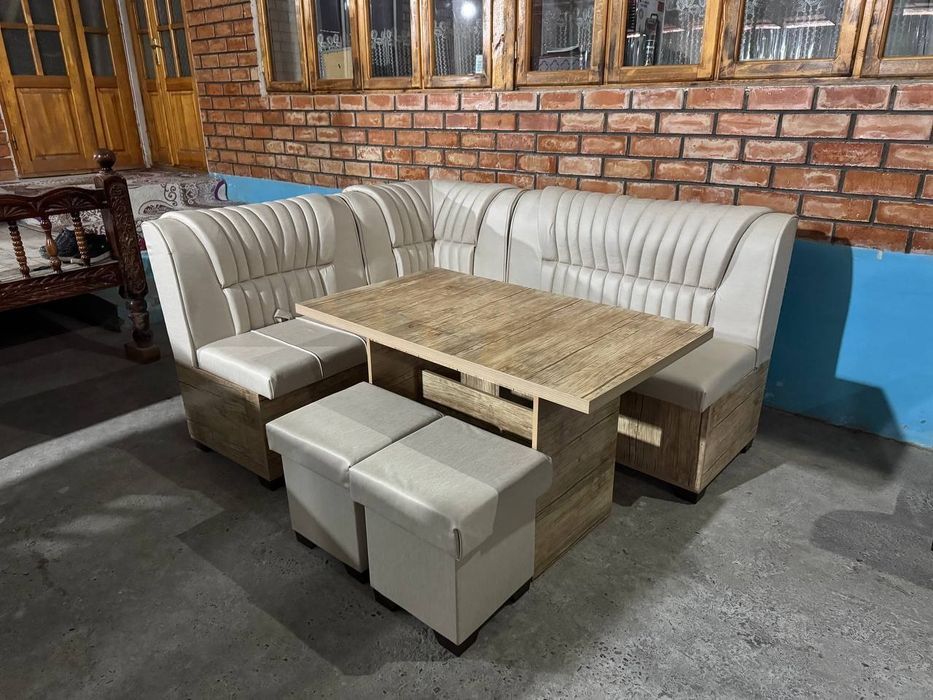 Продаётся кухонный уголок