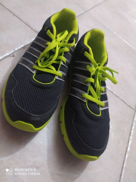 Adidasi adidas stare foarte buna