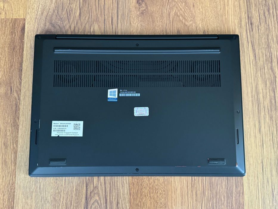 15.6' Full HD i7-8750H Lenovo ThinkPad P1 16GB DDR4/256GB NVMe/Nvidia Quadro P1000 4GB/Батерия 3ч