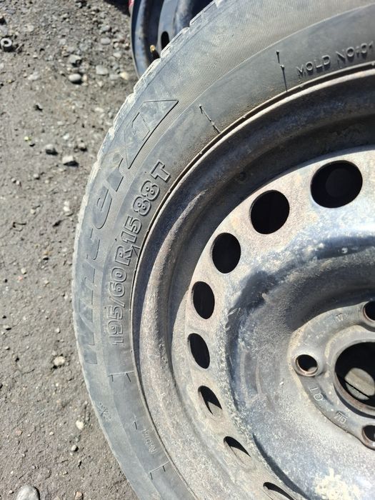 Vand 2 roti R 15 opel astra G au si anvelope 195 60 15 tigar m+s