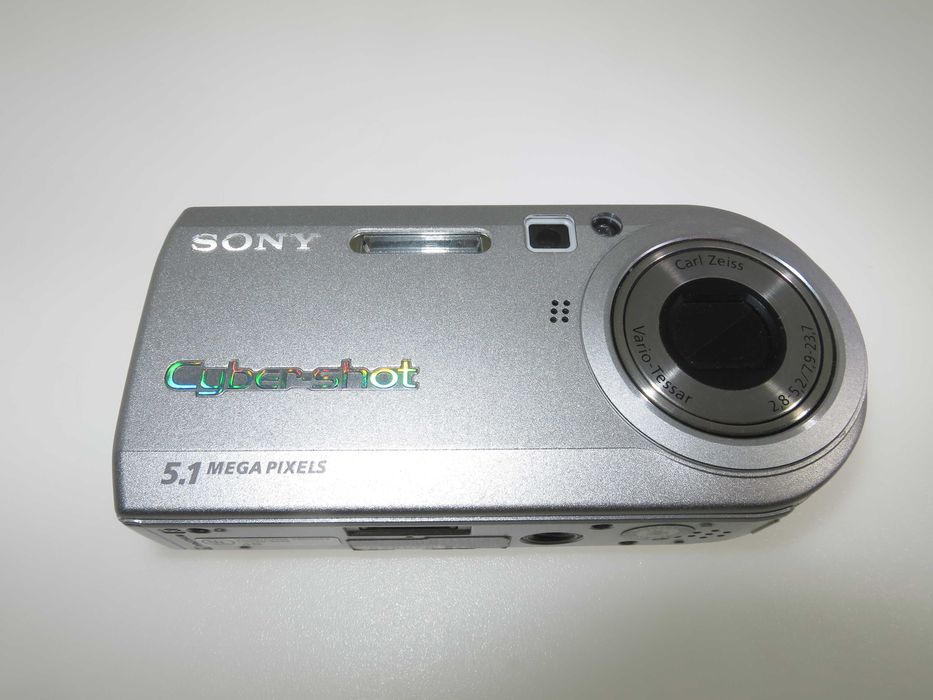 Sony Cyber-shot DSC-P100 ултра компактен цифров фотоапарат, легендарен дизайн един, цифрова камера, сътояние като НОВО работи отлично!