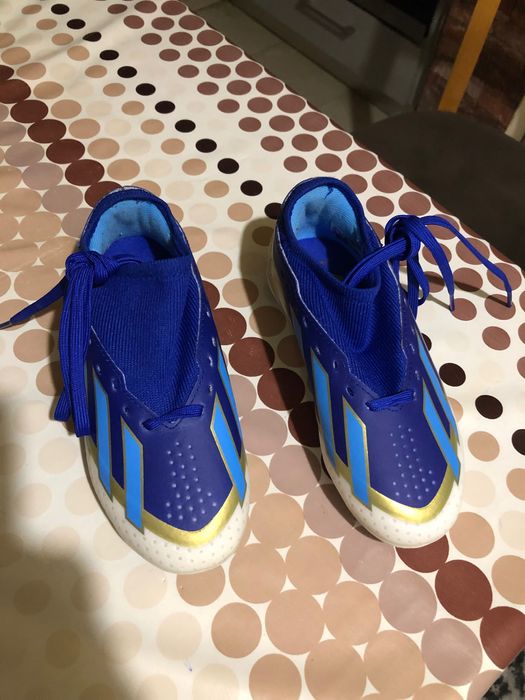 Детски футболни бутонки