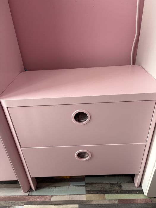 Гардероб и скрин Ikea busunge розови