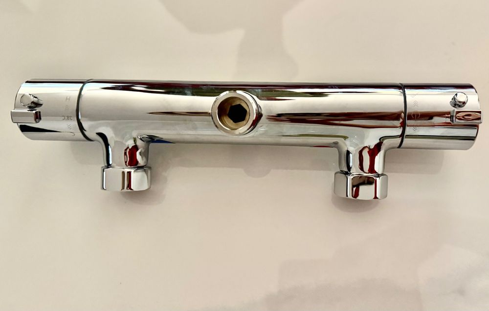 Продавам НОВ смесител за баня