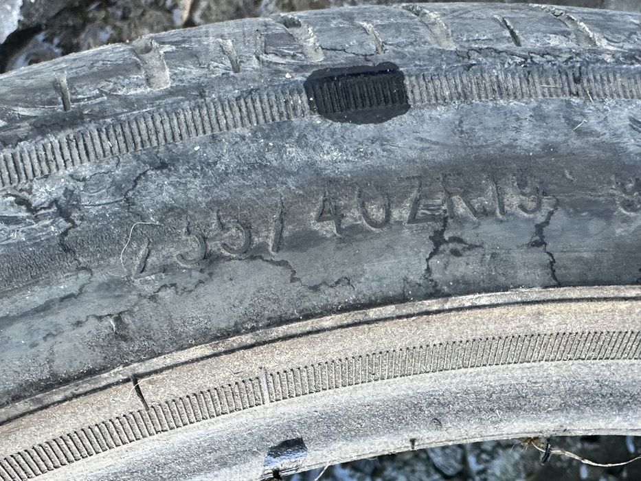 Одна Шина 235/40 r19