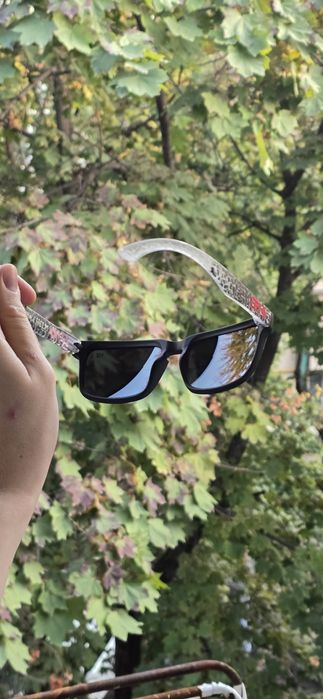 Солнцезащитные очки