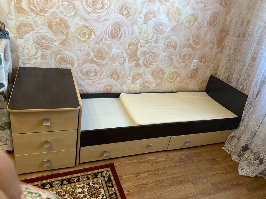 Кровать + тумба + матрас