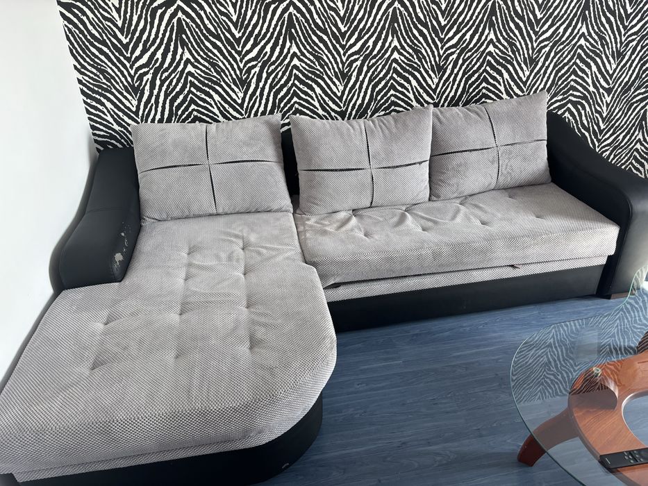 Ъглов диван в добро състояние