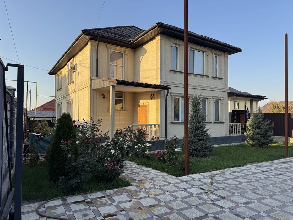 Продается двухэтажный дом в Бесагаше