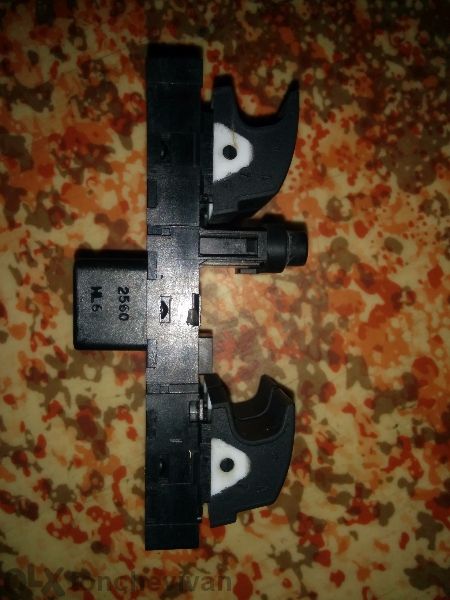 Оригинални Копчета за прозорци на Vw Touareg 7l6 959 857 D