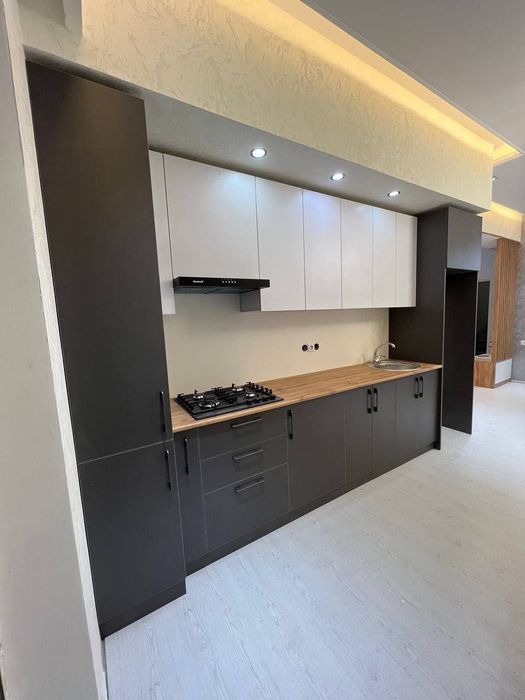 Oshxona mebellari. Zamonaviy uslubdagi mebellar to'plami.