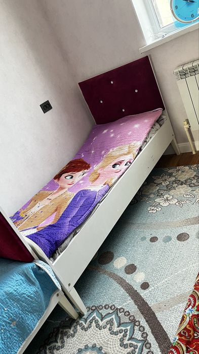 Кровать сатылады без матраса.