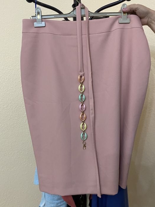 Продам костюм новый