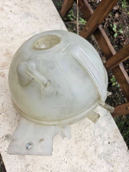 Казанче за антифриз за Мерцедес спринтер