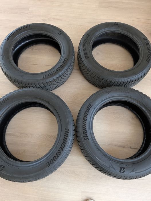 Bridgestone Blizzak LM005 215/60/17