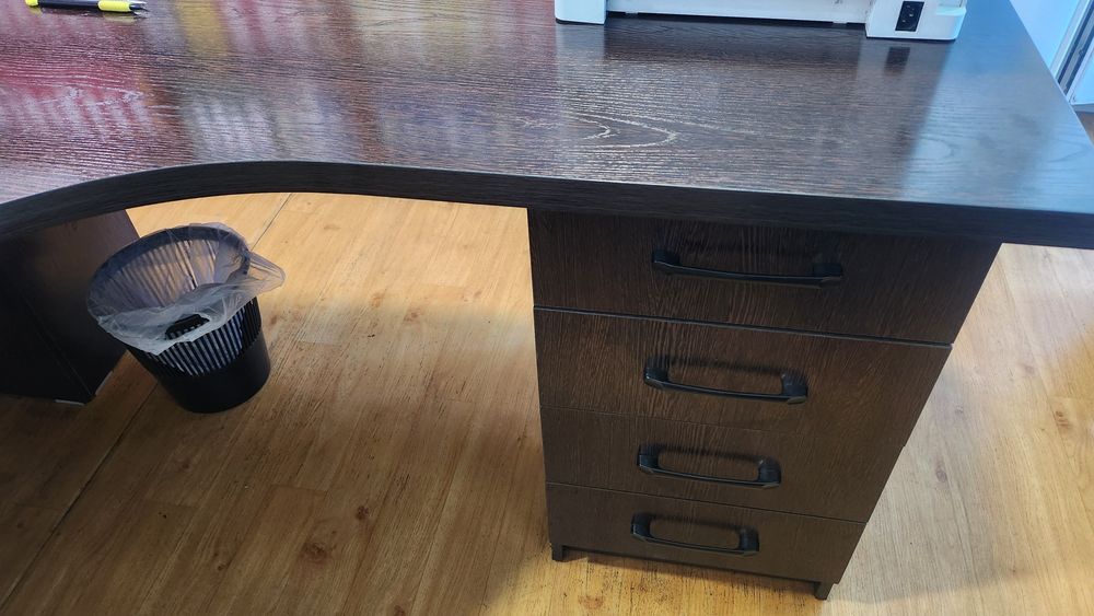 Офисная мебель в комплексе