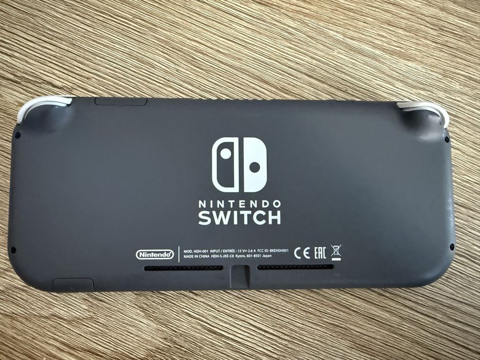 Nintendo Switch + Memory + Games