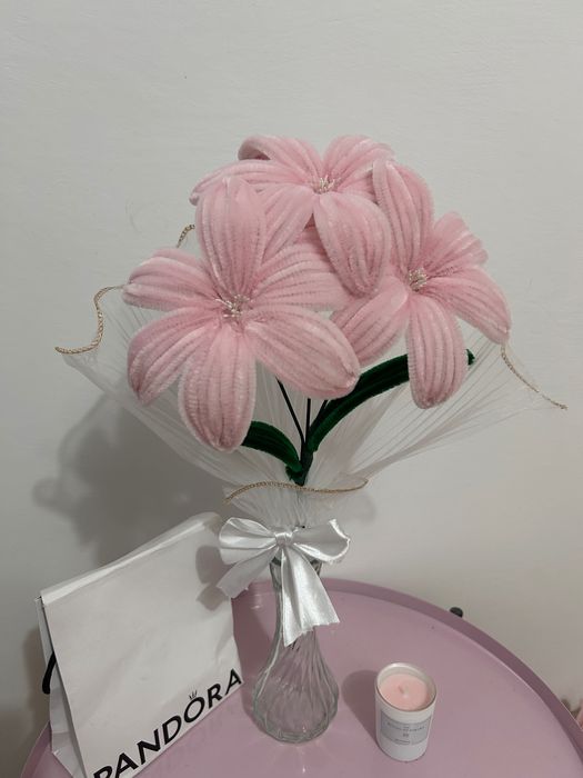 Buchet din sârmă plușată