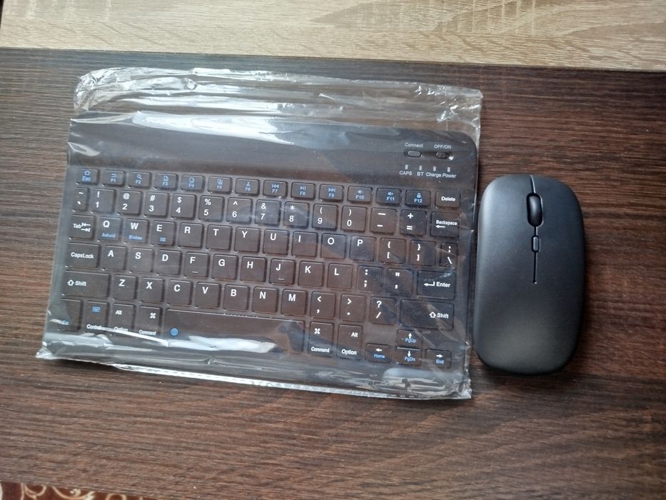 Mouse si tastatură bluetooth noi