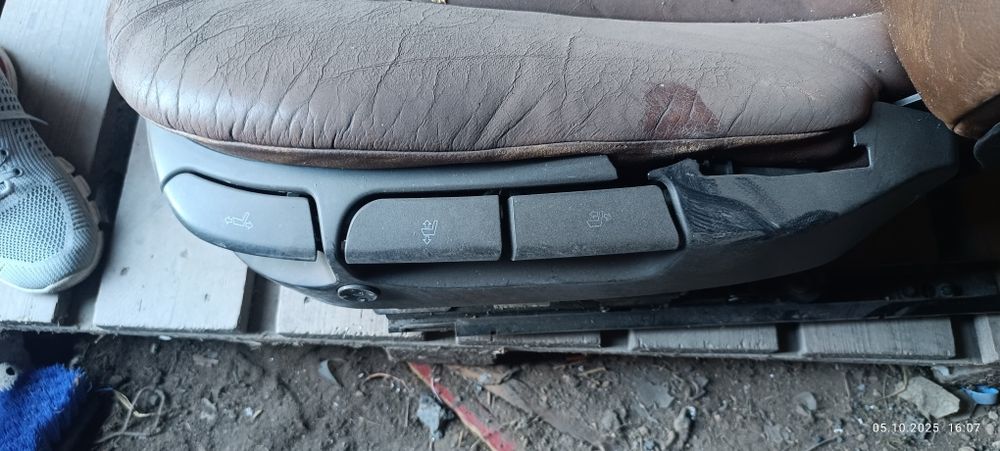 Седенье БМВ  кожаные