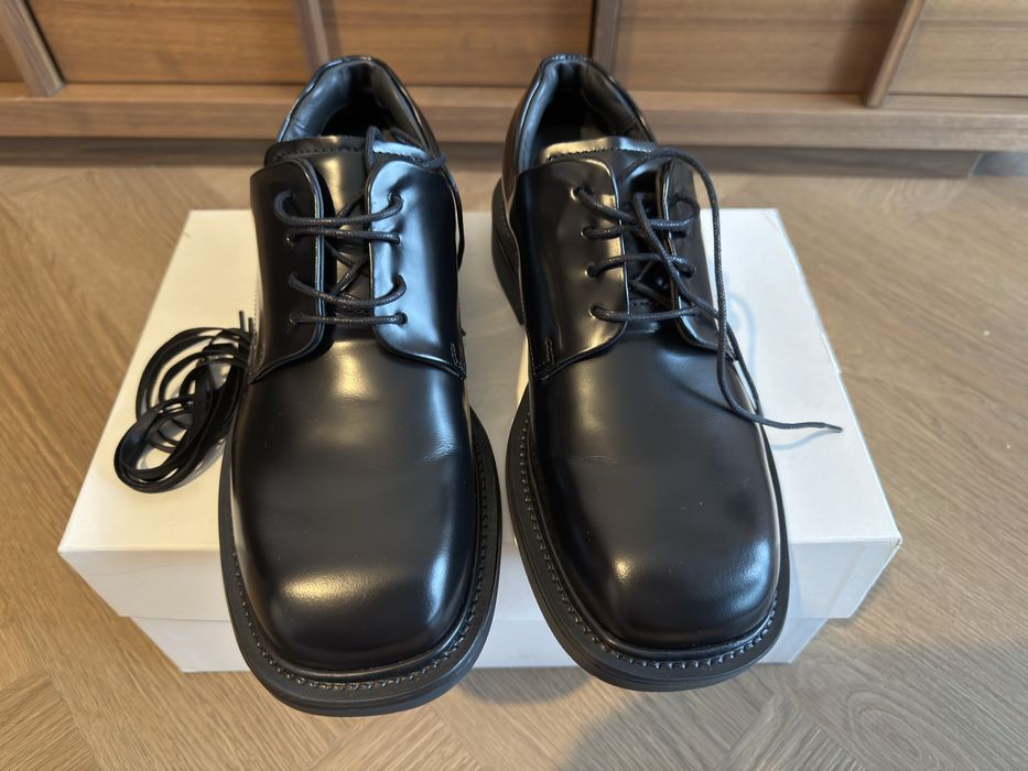 COS Pantofi Derby din piele cu vârf pătrat