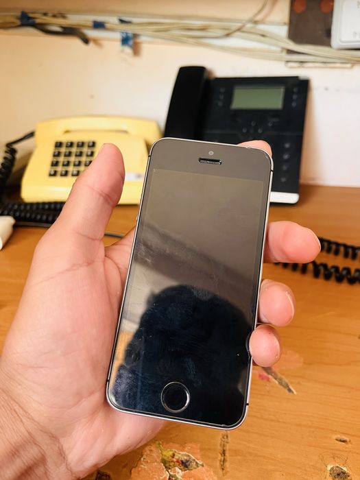 Айфон 5 в хорошем состояний