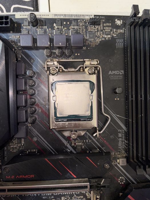 Combo placa de baza + procesor i5 9600KF