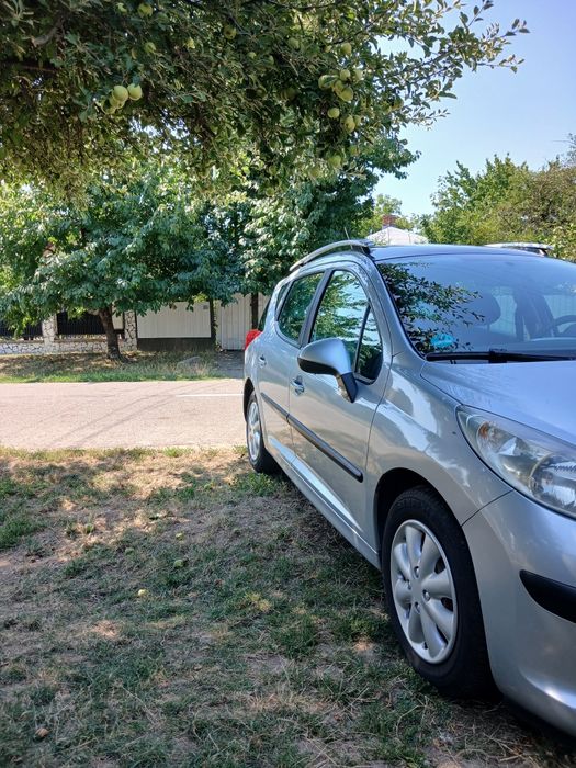 Peugeot 207 1.4 benzină