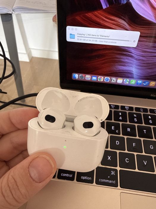Apple AirPods originale, cu cutie