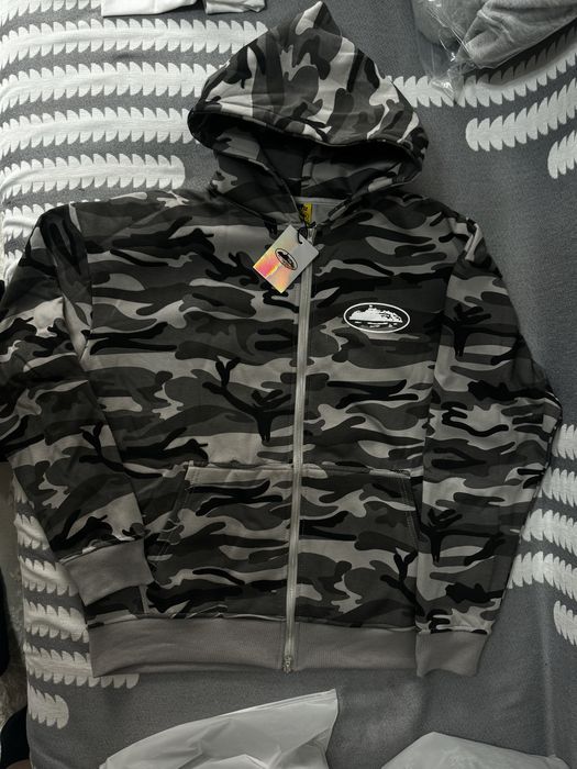 Одежды разных брендов