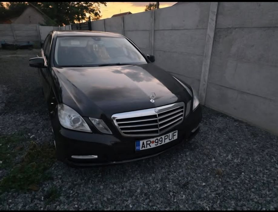 Vand sau schimb mercedes e class