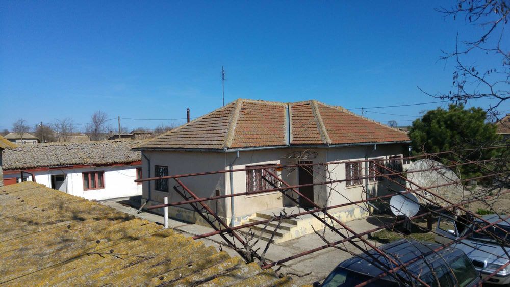 Casă cu 6700 mp în Sinoe