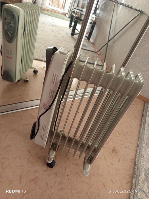 Продам две пары сапог