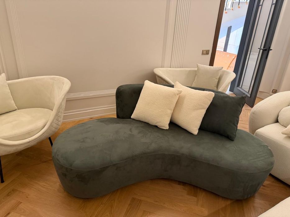 Диван цвета хаки