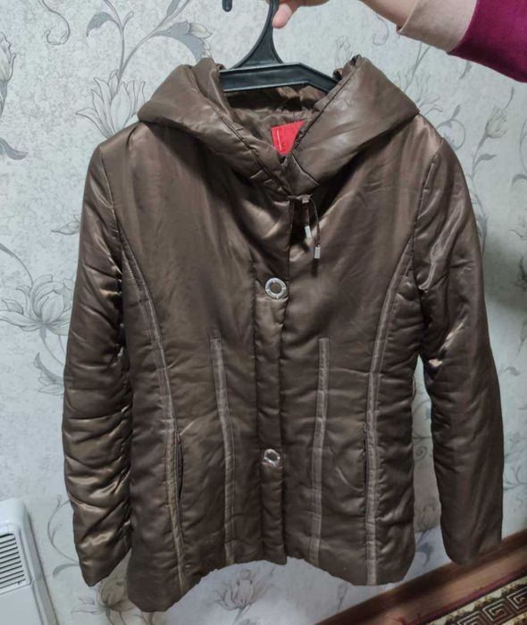 Продаются куртки женские