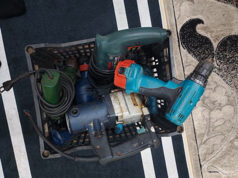 Bormașină și Auto filetată.