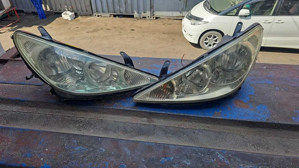 фары на Тойота estima