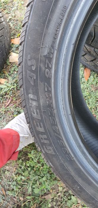 Гуми 2бр  235/45/17   1бр- 80лв