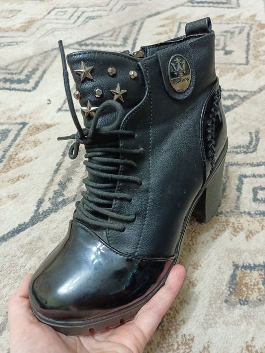 Женские зимние сапоги. Ботинки с мехом