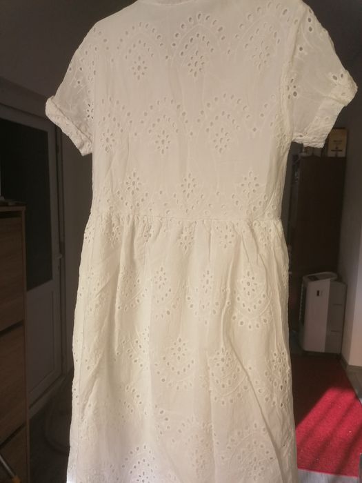 Rochie alba cu dantela