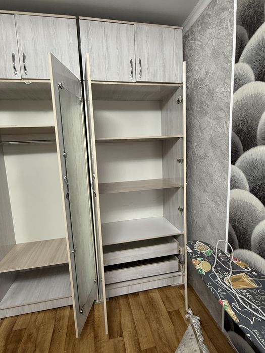 Продаю Шифоньер