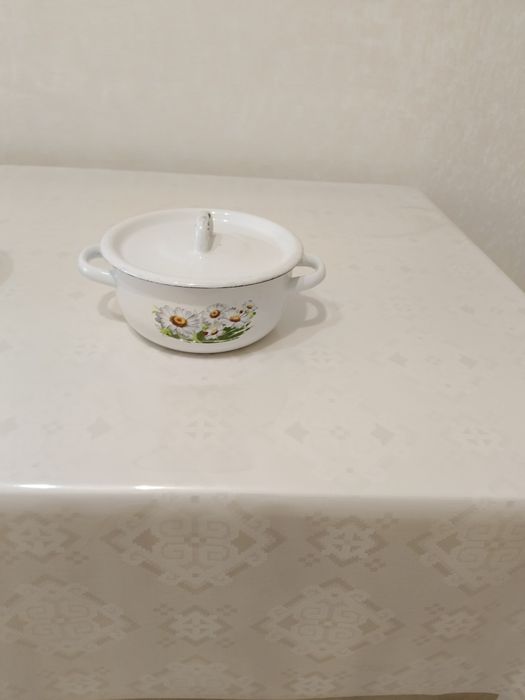 Продам  миску и кастрюли эмалированные б.у.