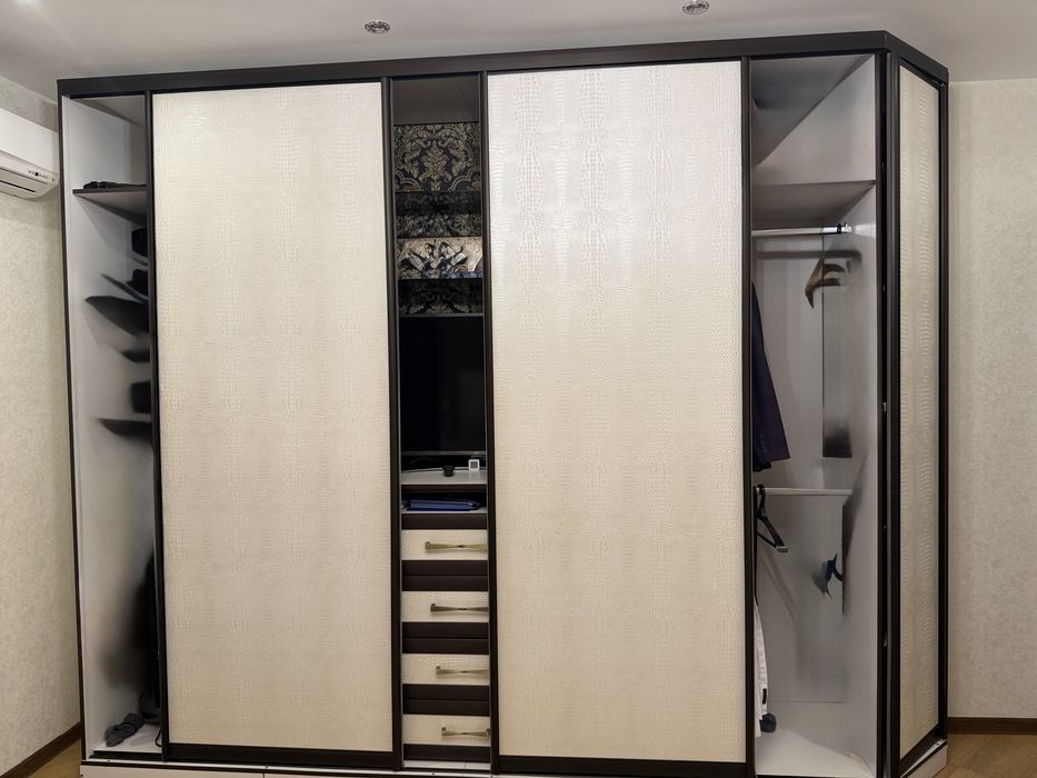 Продам шкаф-купе